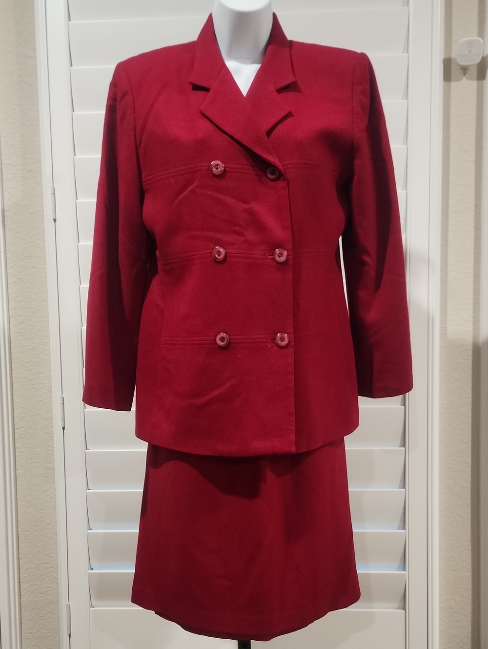 Oleg Cassini Suit - Picture 2 of 13